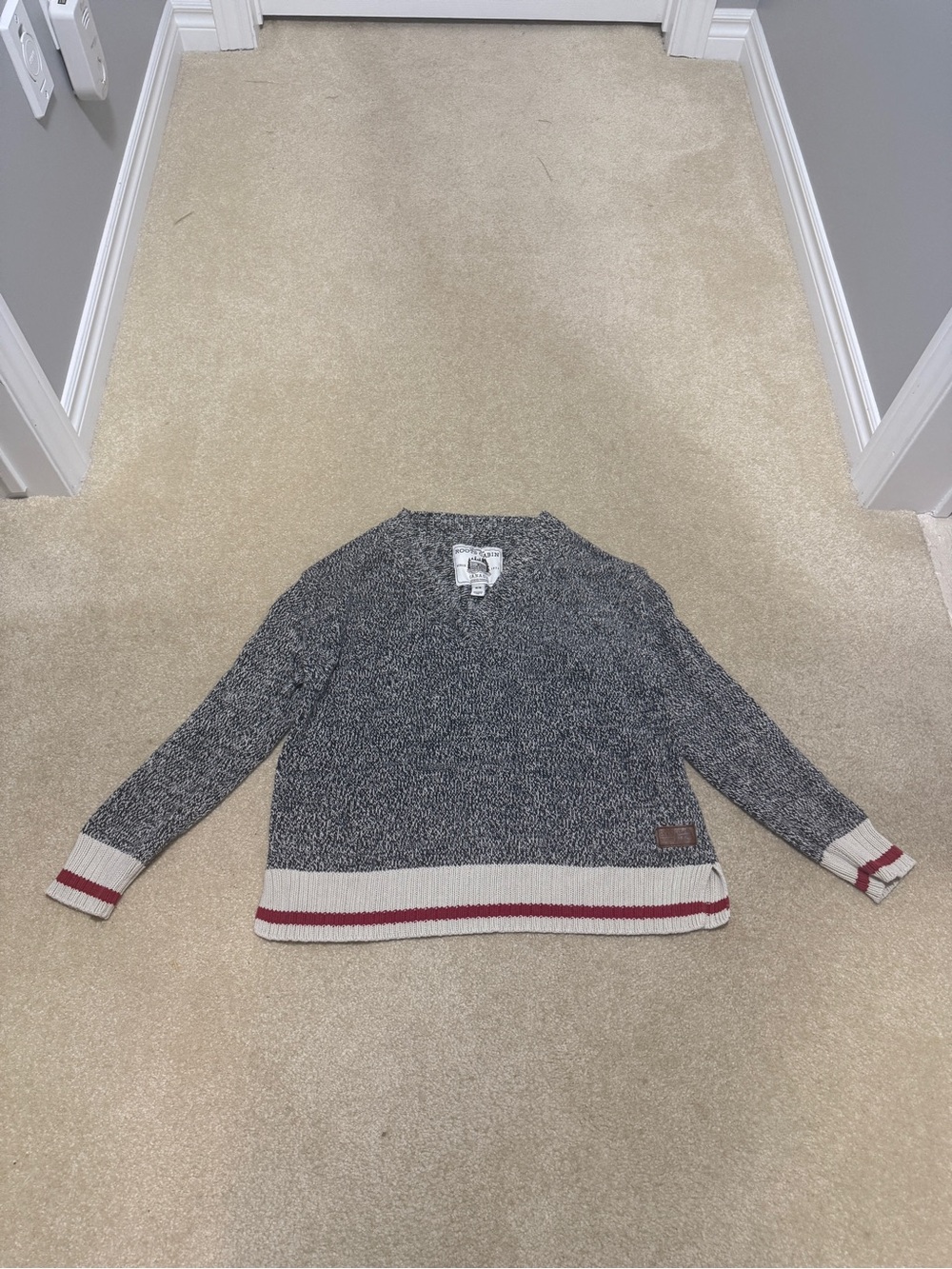 Roots Chunky Navy & Cream Marled V-Neck Sweater with Red Trim - Picture 1 of 1